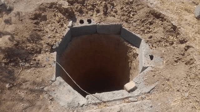 اخبار خراسان شمالی - خبرگزاری فارس: چاه در رازوجرگلان ۴ قربانی گرفت🔹️ فرمانده انتظامی راز و جرگلان: ۴ نفر بر اثر خفگی و کمبود اکسیژن در یک حلقه چاه در یکی