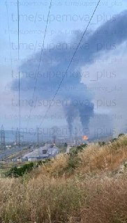 Аннексированный Севастополь без света и погибшие в Нижегородской области. Главное о ночных атаках ВСУ🔵 Севастополь. В аннексированном городе из-за украинской атаки пропало электричество, сообщил назначенный Россией глава Михаил Развожаев. По данным телегра
