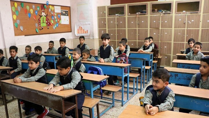 حکیم مهر: شیر توزیعی در مدارس پاسخگوی تامین کلسیم دریافتی کودکان نمی باشدhttps://hakimemehr.ir/fa/news/86473 Telegram: @HakimeMehr