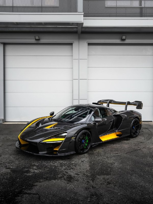 McLaren Senna - Full carbon