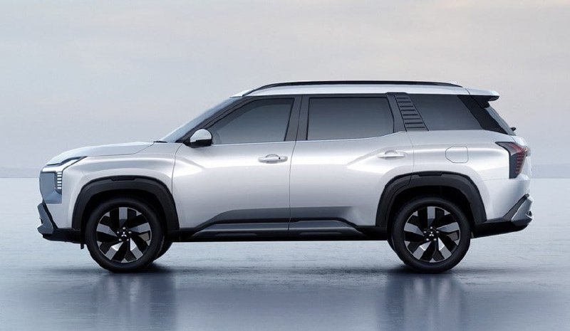 Представлен новый семиместный кроссовер Mitsubishi Destinator 6