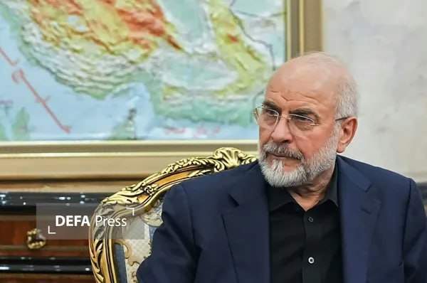 خبرگزاری دفاع مقدس: 💢قالیباف فردا به عراق سفر میکند🔸رئیس مجلس شورای اسلامی با هدف گفتوگو درباره تحولات منطقه، تقویت همکاریهای راهبردی ته