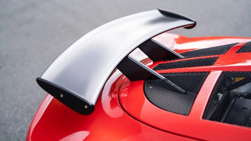 Представьте, что вы едете на Lotus Elise или Exige — этих легендарных британских