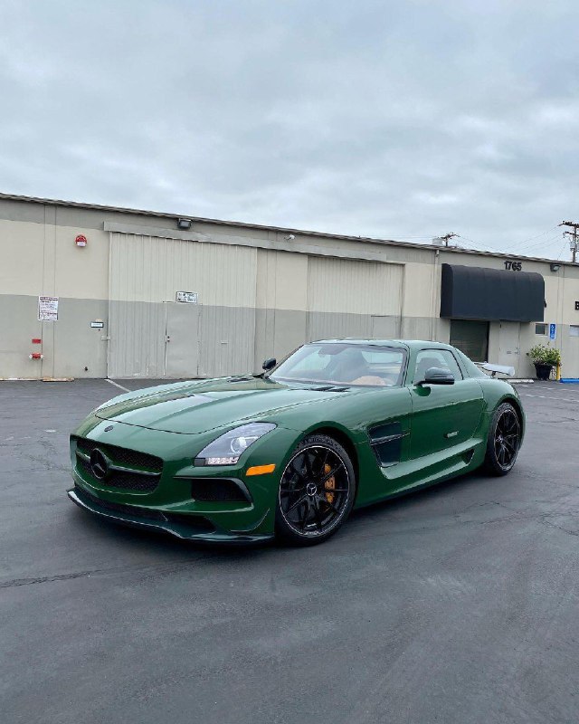 Mercedes SLS AMG black series 5