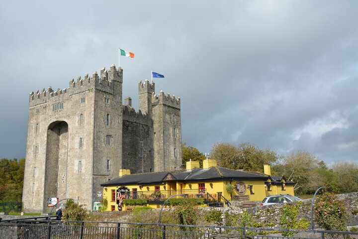 歡樂的愛爾蘭中世紀古堡晚宴