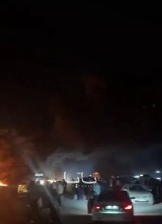 🎦 מקורות עיראקים: תמונות של מספר פיצוצים קשים ושריפה גדולה בשדה הנפט ג'מבור במחוז כירכוכ.