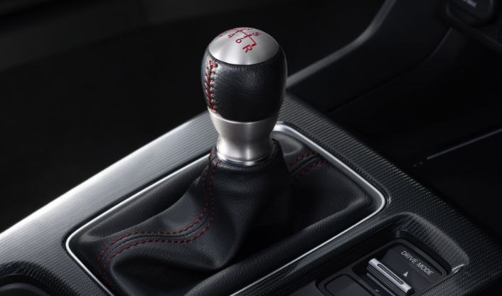 Honda Civic получила спортивную версию RS с «механикой» и 182-сильным турбомотором 3