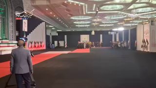 תיעוד נוסף: קבוצת אנשי גדודי חיזבאללה בעיראק חולקים כבוד למנהיג ההרוג של האומה.