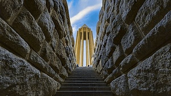 اخبار همدان: همدان باید به مرکز جهانی طب ایرانی و شهر شفابخش تبدیل شود🔹️رئیس کمیسیون ارزشهای تمدنی شورای اسلامی شهر همدان: معرفی همد