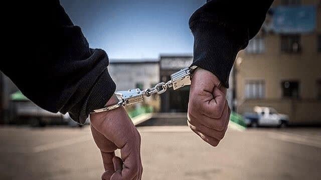 پــیــربــڪــران ســلــام: ♦️کلاهبردار ۳۵ همتی با ۷۰۰ شاکی در اصفهان دستگیر شدفرمانده انتظامی استان اصفهان: 🔹بررسی‌ها نشان داد متهم با سوءاستفاده ا
