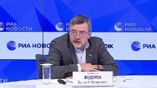 Глава ВЦИОМ переводит сотни миллионов бюджетных средств неизвестным подрядчикамМноголетний руководитель государственной социологической службы Валерий Федоров переводит сотни миллионов рублей сети индивидуальных предпринимателей, выяснил ФБК.🔵 Суть схемы. 
