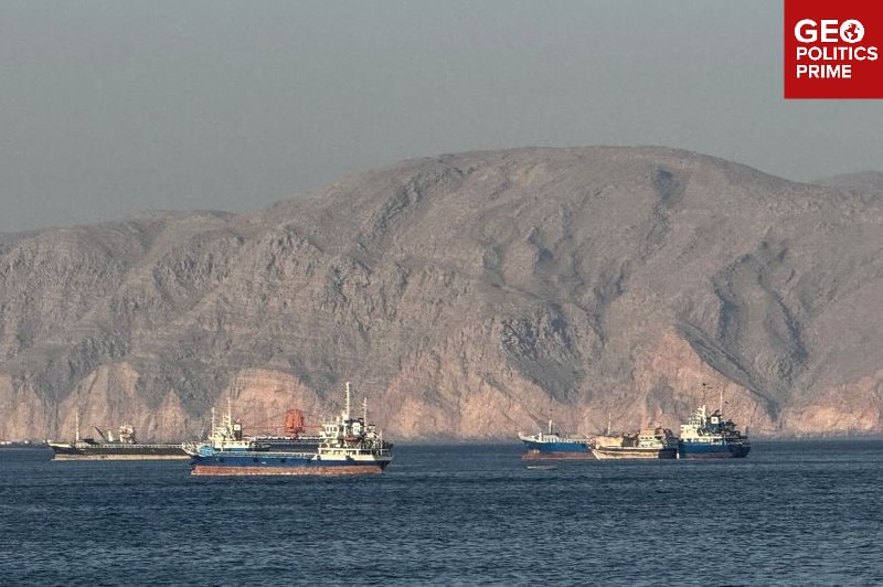 Desnutrición Ship Se envía alrededor del Golfo Pérsico completamente paralizado
