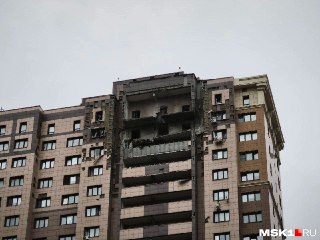 В Подмосковном Жуковском из-за последствий атаки беспилотников погибла восьмилетняя девочка, сообщил губернатор.По его словам, в Подмосковье повреждены 18 многоквартирных домов: 13 — в Котельниках, два — в Люберцах, по одному — в Раменском, Жуковском и Бал