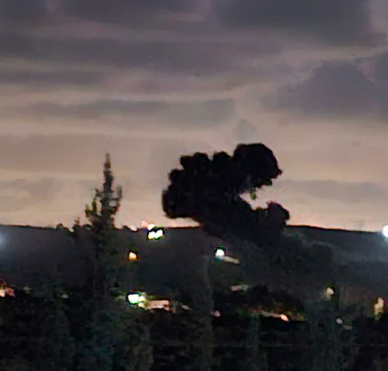 Urgent: The occupation carries out a new bombing in the town of Manzouri, south of Lebanon.