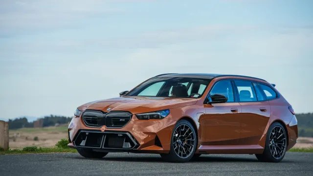 5481 кг — и это не ошибка весов, а масса нового M5 Touring. Но кто сказал, что м
