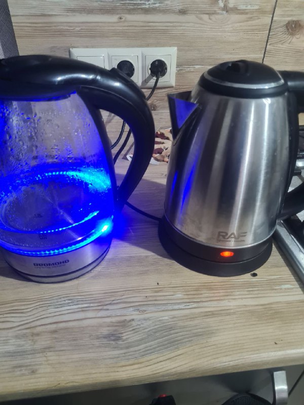 Два электро чайника 20 и 30 лари — фото 1