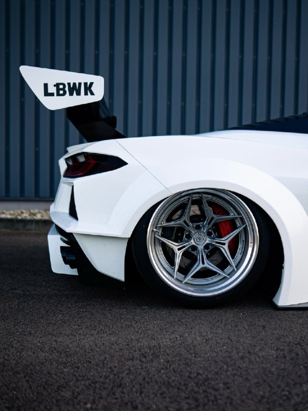 Corvette C8 Silhouette от Liberty Walk 8