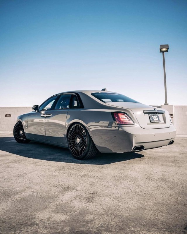 Black Badge Rolls Royce Ghost 6