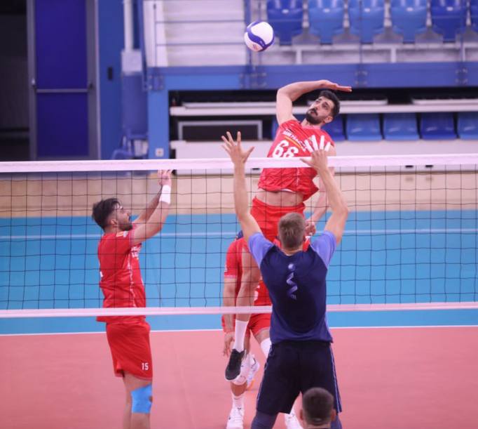 فارس ورزشی: شاگردان پیاتزا مغلوب قهرمان روسیه شدند🏐تیم ملی والیبال ایران در نخستین دیدار تدارکاتی خود برابر دینامو مسکو، قهرمان فصل