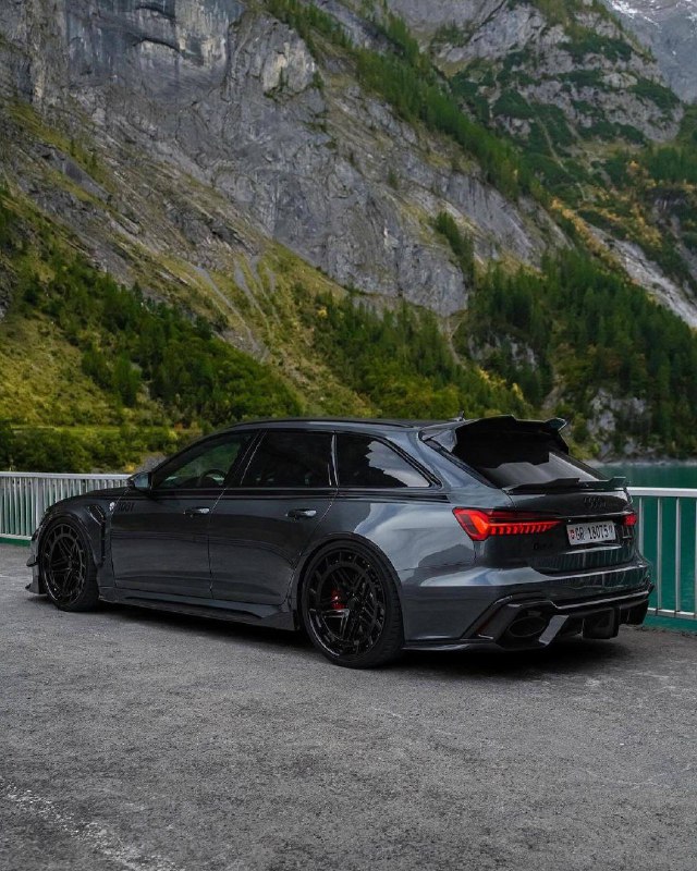 Audi RS6 Carbon aero 3
