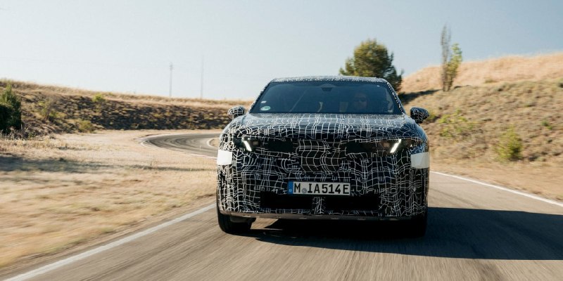iX4: новый «гранд‑турер» электрокар от BMW?Немецкая трасса стала сценою для дебю
