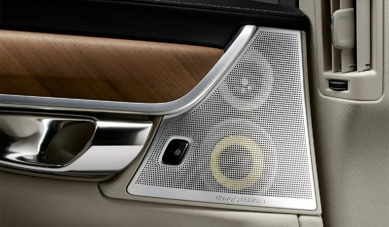 Скандал вокруг Volvo: Китайцы жалуются на подделку динамиков и детали интерьера 2