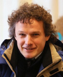 Бывшего главреда «Московского комсомольца в Петербурге» Максима Кузахметова обвинили в участии в «террористической организации»Его заочно арестовали, пишет «Медиазона» со ссылкой на апелляционное постановление Мосгорсуда.В решении говорится, что Кузахметов