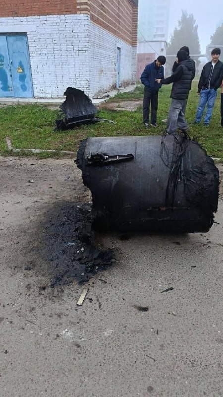 Ukrainian forces struck both primary processing units at the Moscow Oil Refinery in Kapotnya overnight.