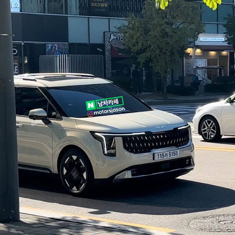 Новый Kia Carnival 1