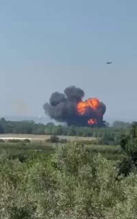 В Турции разбился F-16 во время тренировочного полетаВ турецком городе Ялова упал военный учебный самолет F-16, сообщает Sabah. По предварительным данным, пилот катапультировался. Он жив."Причина крушения будет установлена по результатам предстоящего подро