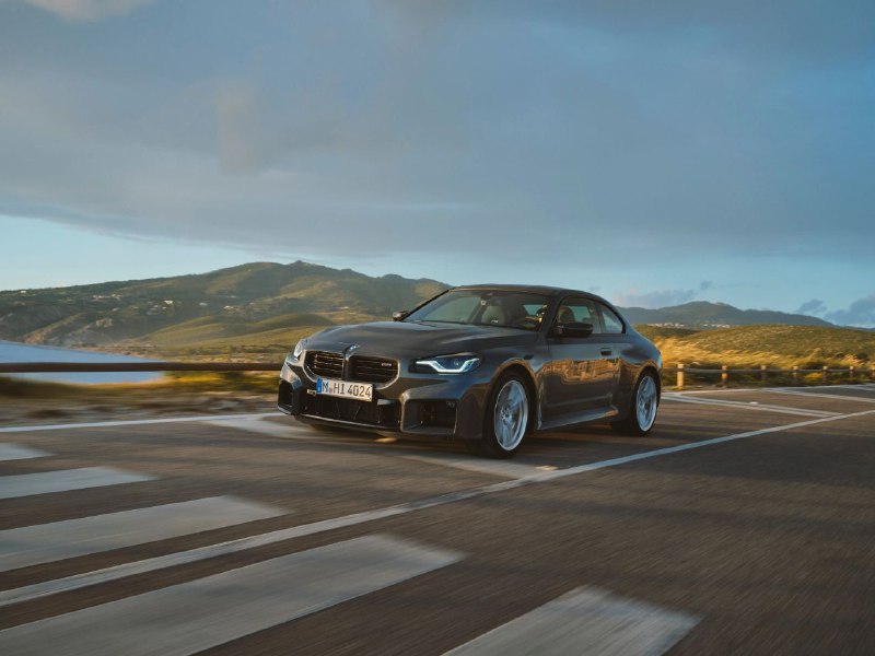BMW M2 (G87) 2024Двигатель ─ бензиновый I6/L6/R6 Twin-Turbo 3.0 Мощность ─ 480 л