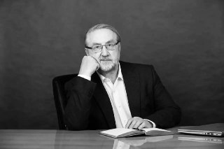Умер академик РАН и специалист в области борьбы со СПИДом Вадим Покровский, сообщает Роспотребнадзор:«Он стоял у истоков борьбы с ВИЧ-инфекцией в нашей стране, работая с первыми случаями и вспышками заболевания. При его непосредственном участии в 80-90-е г