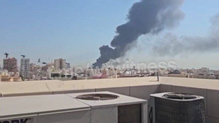 ️🇰🇼 כוח הכיבוי של כווית (KFF) אמר כי כמה כבאים ועובד אחד נפצעו בעת שהגיבו לשריפות בשני אתרים שנפגעו בהתקפ…