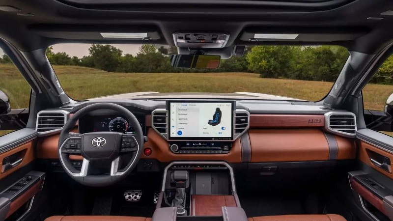 Внедорожник Toyota Sequoia получил богатую спецверсию 1794 3