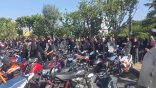 מיליוני אבלים ממלאים את הרחובות סביב אולם התפילה של טהראן