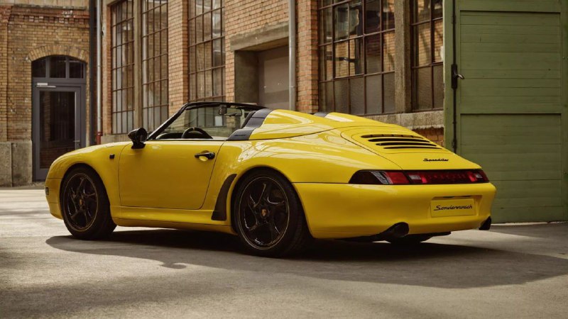 Компания Porsche показала уникальный 911 Speedster серии 993 3