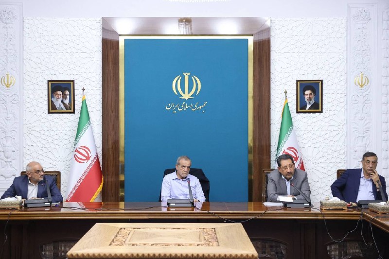 روزنامه ایران: ⭕️ استمرار تولید ضروری است اما زحمات تلاشگران صنعت برق نیز نباید نادیده گرفته شود/ تأکید بر مدیریت مصرف و افزایش بهره ور