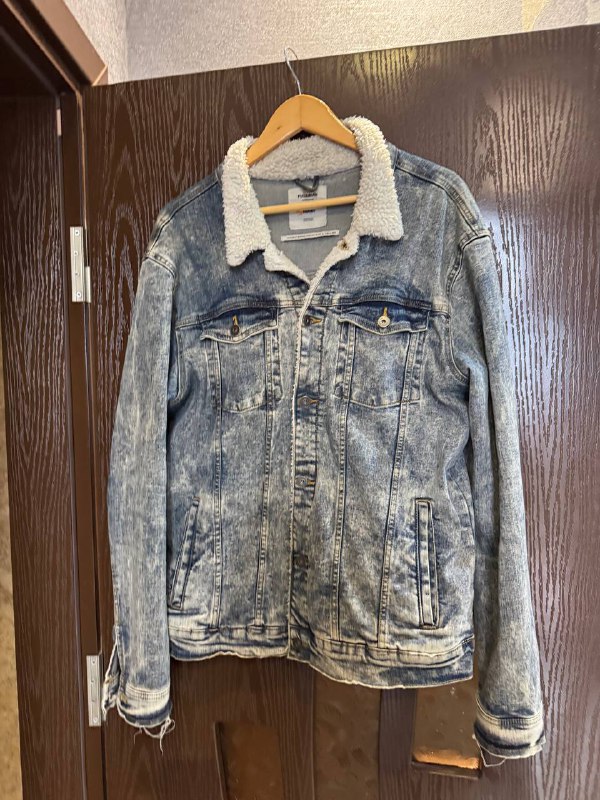Джинсовая куртка Pull&Bear, размер L, в отличном состоянии, 30Gel