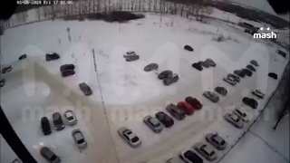 Поговаривают, что дело было в одном из дворов Челябинска. Именно так может произ