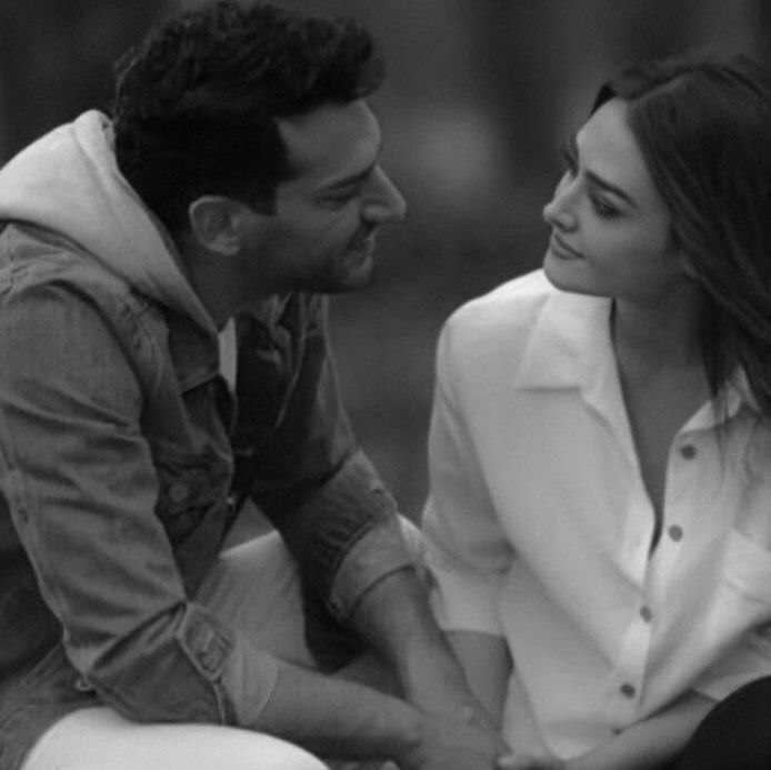 ♡عـشـ ᬸ💞ـق ابــ ᬸᮀ💞ـدی: زيباترينخواندنىِ دنيا دوستت دارم هايى‌ستڪـہ از چشمانتبيرون می‌زند.......ڪـہ نيازے نيست بڪَـويى،ڪہ مثل خورشيدِ وسطِ آسمان