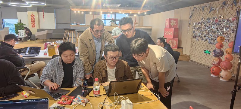10.7日活动——手搓机器人第二期“一个充满工业风的桌面机器人，从零散的零配件开始一步一步搭建，接着跑代码，最后实现语音交互，仿佛创造了一个全新的生命，成就感满满💪✨”10.7日活动——手搓机器人第二期“一个充满工业风的桌面机器人，从零散的零配件开始一步一步搭建，接着跑代码，最后实现语音交互，仿佛创造了一个全新的生命，成就感满满💪✨”