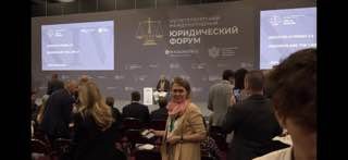 Питерского форума юристов с его велеречивыми спикерами и зоопарком идей ждали, и он не разочаровал. Но теперь 6200 его участников разъехались по домам.Они возвращаются в страну, населенную совсем не такими «русскими», какими их представил с трибуны, примен