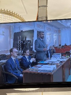 Представитель «Яблока» Виталий Исаков призвал различать агитацию и другие материалы партииЮрист заявил, что избирательное объединение — это не вся партия, а подход, при котором любой материал партии признается агитацией, вреден и недопустим. Его слова пере