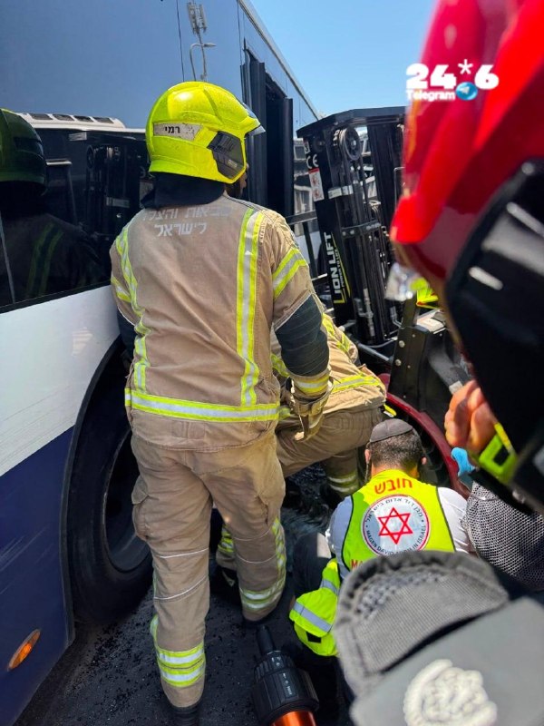 🇮🇱 באשקלון, אוטובוס פגע בקבוצת הולכי רגל. ברחוב דוד רמז באשקלון, אוטובוס פגע בקבוצת הולכי רגל. על פי הנתו…