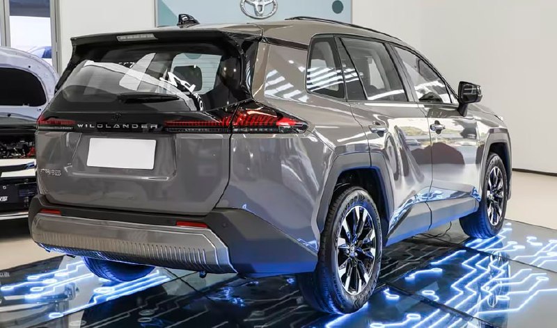 Новая Toyota RAV4 получила базовую версию за 1,55 млн ₽ 2