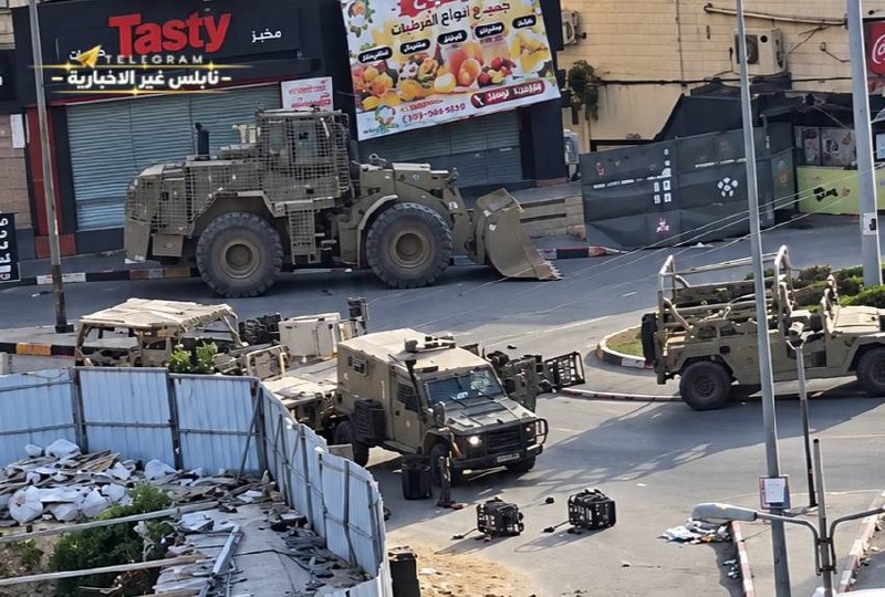 Israel continues its military activity in the Al-Jalda area in the city of Hebron.