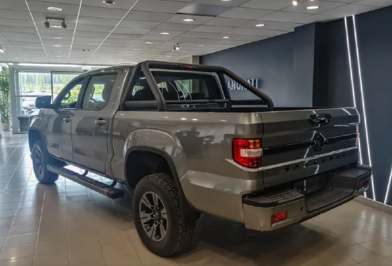 В России появился малоизвестный пикап с мотором Mitsubishi 3