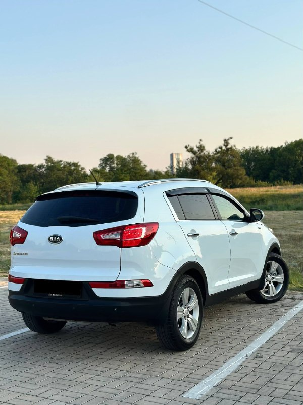 Продам автомобиль в идеальном состоянии.
Kia sportage 2012год обьем двигателя 2.0 бензин, коробка обычный автомат aisin 6ст пробег 181т км
Подключаемый полный привод, 4awd
1 Хозяин без дтп
Автомобиль полностью обслужен и вложений никаких не требует.
2 Комплекта резины и дисков, зима лето стоит андроид планшет,
Хорошая комплектация: двух зонный климат контроль. Круиз контроль. Подогрев всех сидений.
Авто свет. Авто дождь. Кожаный мультируль. Полный электро пакет. Разные помощи при вождении.
Цена 1.295.000₽+ торг
+7949-400-97-37
Звоните в любое время, если не доступен звоните еще раз связь плохая.
📲 Tg: @alligator_0888
📞 Звоните: +7(949)4009737 - фотография - 3