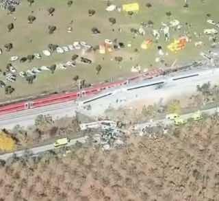 תמונות אוויר של ההתנגשות הנוראה של שתי רכבות מהירות בספרד לפחות 68 בני אדם מתו לאחר ששתי רכבות מהירות התנגש…