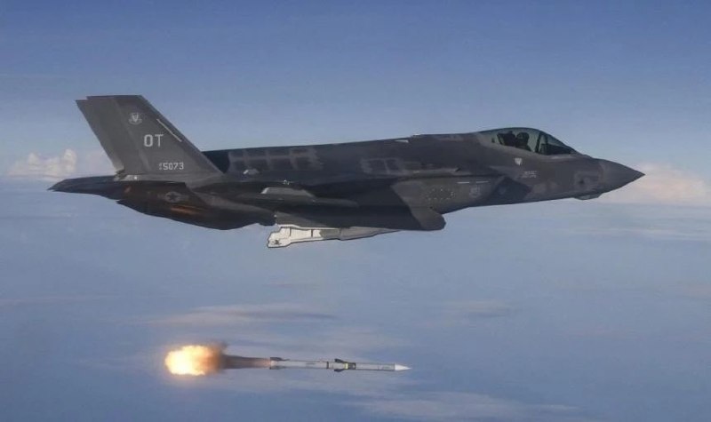מכלול AMRAAM ביפן ארצות הברית ויפן הסכימו לבסוף להקים ביפן מתקן להרכבה וניסויים של טילי אוויר-אוויר AIM-120…